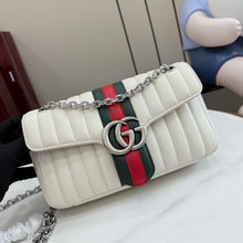 Load image into Gallery viewer, GC804 Gucci GG Marmont White Vertical / HIGHEST QUALITY VERSION / 26 x 15 x 7 cm
