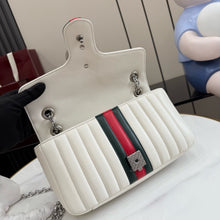 Load image into Gallery viewer, GC804 Gucci GG Marmont White Vertical / HIGHEST QUALITY VERSION / 26 x 15 x 7 cm
