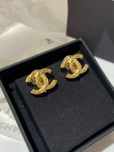 Load image into Gallery viewer, JW1433 Chanel Earrings

