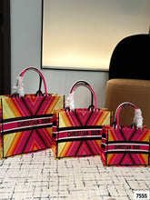 Load image into Gallery viewer, DR518 Book Tote Small/Medium/Large
