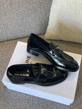 Load image into Gallery viewer, SE1304 Pratent / Brushed leather loafers / Size5-10
