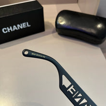 Load image into Gallery viewer, JW860 CC Eyewear
