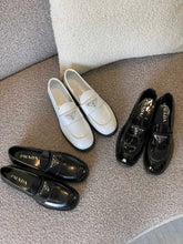 Load image into Gallery viewer, SE1304 Pratent / Brushed leather loafers / Size5-10
