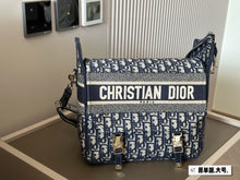 Load image into Gallery viewer, DR521 Small/Medium Diorcamp Bag
