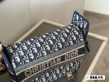 Load image into Gallery viewer, DR521 Small/Medium Diorcamp Bag
