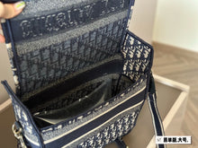 Load image into Gallery viewer, DR521 Small/Medium Diorcamp Bag
