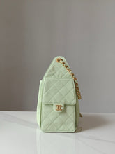 Load image into Gallery viewer, CC1129 CHANEL 25 Small Handbag / 11.8 x 10.2 x 5.5in / HIGHEST QUALITY VERSION

