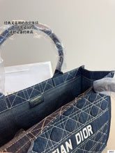 Load image into Gallery viewer, DR522 Book Tote Large / 16.5 x 14 x 7.5 inches
