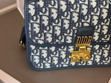 Load image into Gallery viewer, DR465 Shoulder Bag / 9.1 x 6.5 x 3 inches
