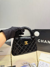 Load image into Gallery viewer, CC1477 Chanel 24K Kelly Chain Bag / 20×14 cm
