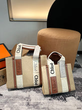 Load image into Gallery viewer, CLE012 Small/Medium Woody Tote Bag
