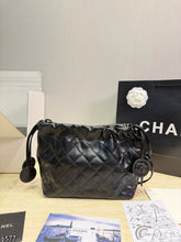 Load image into Gallery viewer, CC1478 Chanel 26S Drawstring Bucket Bag / Mini 19×15 cm &amp; Small 22×20 cm
