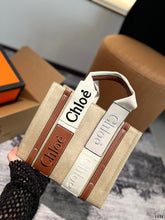 Load image into Gallery viewer, CLE012 Small/Medium Woody Tote Bag
