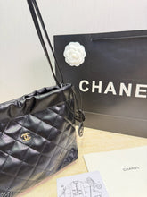 Load image into Gallery viewer, CC1478 Chanel 26S Drawstring Bucket Bag / Mini 19×15 cm &amp; Small 22×20 cm
