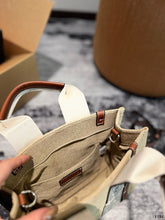 Load image into Gallery viewer, CLE012 Small/Medium Woody Tote Bag
