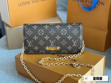 Load image into Gallery viewer, LB977 Wallet On Chain Lily / 8.1 x 4 x 1.4 inches
