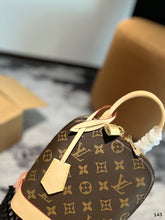 Load image into Gallery viewer, LB978 Alma Backpack / 5.9 x 7.9 x 3.9 inches
