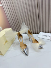 Load image into Gallery viewer, SE1171 Jimmy Choo Averly / Size5-10
