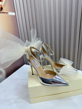 Load image into Gallery viewer, SE1171 Jimmy Choo Averly / Size5-10
