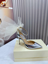 Load image into Gallery viewer, SE1171 Jimmy Choo Averly / Size5-10
