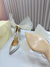 Load image into Gallery viewer, SE1171 Jimmy Choo Averly / Size5-10
