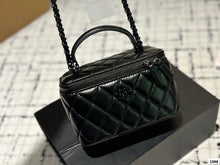 Load image into Gallery viewer, CC1042 Mini/Small Clutch with Chain
