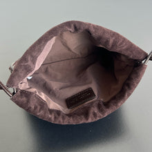 Load image into Gallery viewer, BV079 Bottega Veneta Suede / HIGHEST QUALITY VERSION / 21×16.6×10 cm
