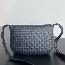 Load image into Gallery viewer, BV081 Bottega Veneta Veneto Flap Crossbody / HIGHEST QUALITY VERSION / 26×18.5×5 cm
