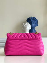 Load image into Gallery viewer, LB806 New Wave Chain Bag MM / HIGHEST QUALITY VERSION / 9.4 x 5.5 x 3.5 inches
