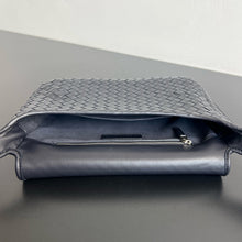 Load image into Gallery viewer, BV081 Bottega Veneta Veneto Flap Crossbody / HIGHEST QUALITY VERSION / 26×18.5×5 cm
