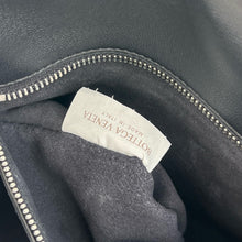 Load image into Gallery viewer, BV081 Bottega Veneta Veneto Flap Crossbody / HIGHEST QUALITY VERSION / 26×18.5×5 cm
