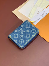 Load image into Gallery viewer, LB927 Zippy Coin Purse /  4.3 x 3.3 x 0.8 inches / HIGHEST QUALITY VERSION
