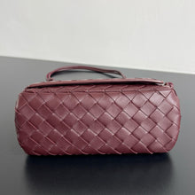Load image into Gallery viewer, BV082 Bottega Veneta Notturno Intrecciato / HIGHEST QUALITY VERSION / 21×11×9 cm

