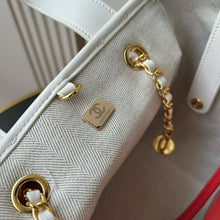 Load image into Gallery viewer, CC1480 Chanel 26B Metiers d’Art / HIGHEST QUALITY VERSION / 20.5×21×15 cm
