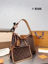 Load image into Gallery viewer, LB809 CarryAll PM /  11.4 x 9.4 x 4.7 inches
