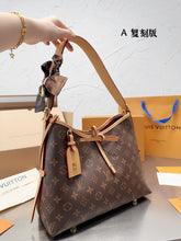 Load image into Gallery viewer, LB809 CarryAll PM /  11.4 x 9.4 x 4.7 inches
