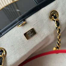 Load image into Gallery viewer, CC1481 Chanel 26B Metiers d’Art / HIGHEST QUALITY VERSION / 20.5×21×15 cm

