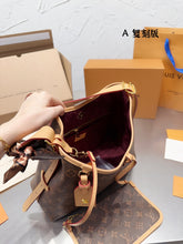 Load image into Gallery viewer, LB809 CarryAll PM /  11.4 x 9.4 x 4.7 inches
