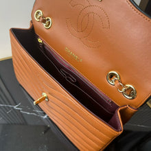 Load image into Gallery viewer, CC1482 Chanel 2026B / HIGHEST QUALITY VERSION / 16×25.5×7 cm
