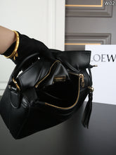 Load image into Gallery viewer, LWE054 LOEWE Puzzle Featherlight Geometric Bag / M 24×15 cm | S 17×11 cm
