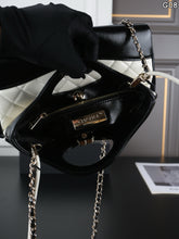 Load image into Gallery viewer, CC1484 Chanel 26P Classic Quilted Chain Bag / M 23×19 cm | S 20×14 cm
