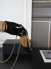 Load image into Gallery viewer, CC1485 Chanel 26P Classic Quilted Chain Bag / M 23×19 cm | S 20×14 cm
