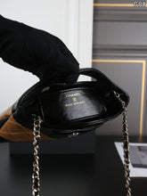 Load image into Gallery viewer, CC1485 Chanel 26P Classic Quilted Chain Bag / M 23×19 cm | S 20×14 cm
