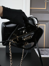 Load image into Gallery viewer, CC1486 Chanel 26P Classic Quilted Chain Bag / M 23×19 cm | S 20×14 cm
