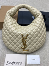 Load image into Gallery viewer, YSK439 ICARE Hobo in Quilted Nappa / 11.8–18.5" x 12" x 0.8–4.7" / HIGHEST QUALITY VERSION
