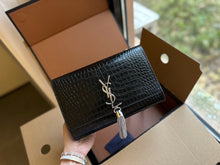 Load image into Gallery viewer, YSK292 Kate Medium Chain Bag with Tassel / 9.4 x 5.7 x 2.1 INCHES
