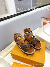 Load image into Gallery viewer, SE1094 LB Sandals /  Size5-11
