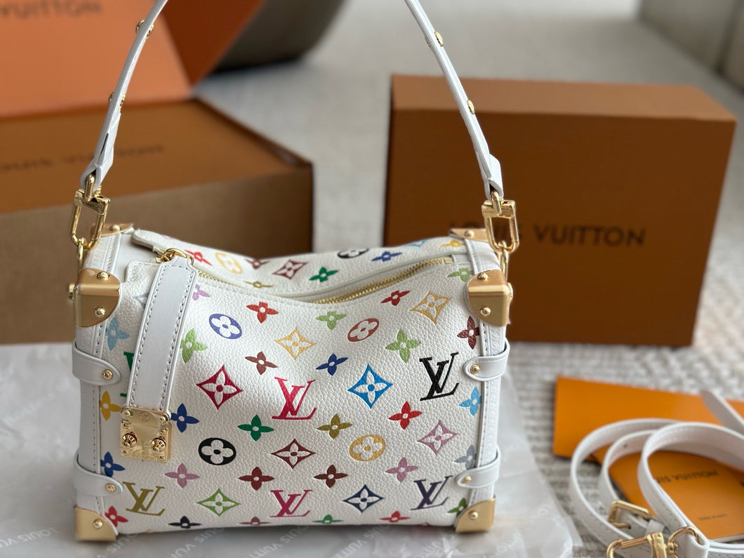 LB1191 LV x TM Side Trunk MM / 9.3 x 6.3 x 3.3 inches