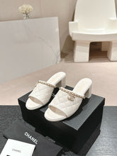 Load image into Gallery viewer, SE1372 CC Slide Sandals / Size4-11
