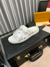 Load image into Gallery viewer, MSE085 LB Sandals / Size7-12
